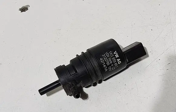 Audi A3 S3 8V Windscreen/windshield washer pump 1K5955651