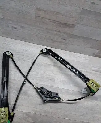 Volkswagen Golf VII Front door electric window regulator 5G4837462H C03533105 3G4837462H