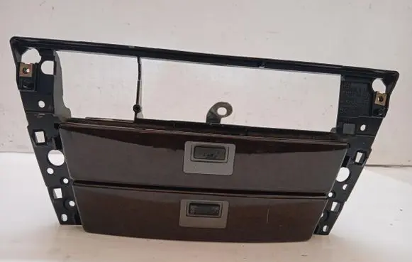 BMW 7 E65 E66 Ashtray (front) 8261060