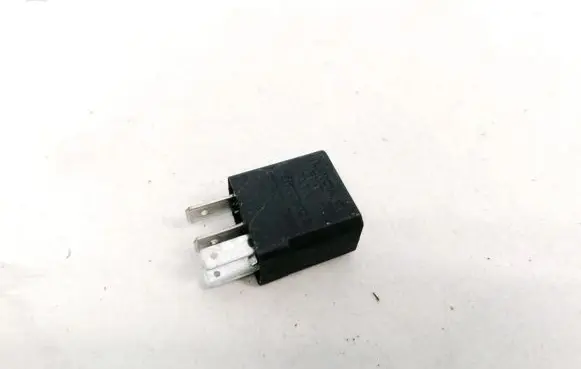 Alfa Romeo Mito Other relay 11130787E D272