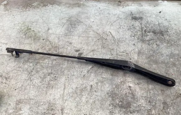 Opel Astra H Front wiper blade arm
