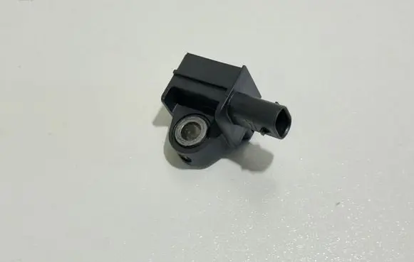 Chrysler Pacifica Airbag deployment crash/impact sensor 68245080AA