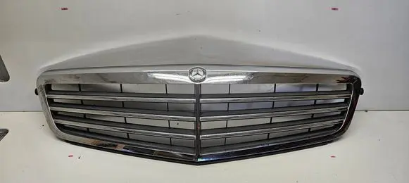 Mercedes-Benz C W204 Front bumper upper radiator grill A2048801283