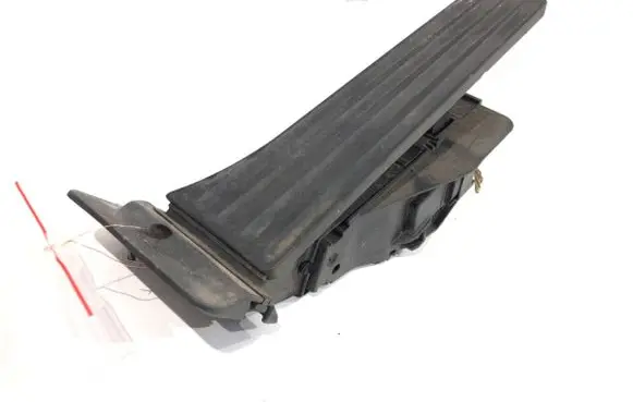 BMW 5 G30 G31 G38 Accelerator throttle pedal 6889822