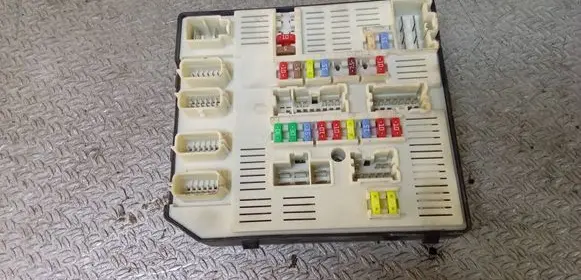 Renault Laguna III Fuse module 284B66052R