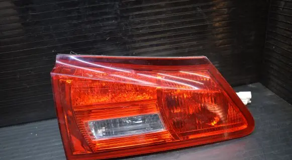Lexus IS 220D-250-350 Tailgate rear/tail lights