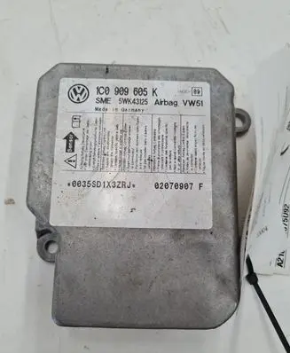 Volkswagen Polo IV 9N3 Airbag control unit/module 1C0909605K