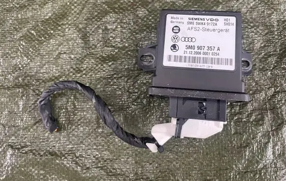 Volkswagen PASSAT B6 Light module LCM 5M0907357A 5WK49172A