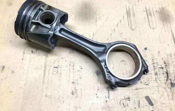 Audi A4 S4 B6 8E 8H Piston with connecting rod 078118HSRI 059J