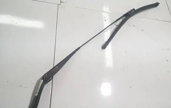Ford Mondeo MK IV Front wiper blade arm 