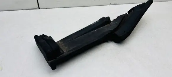 Audi Q3 8U Fender foam support/seal 8U0823721A