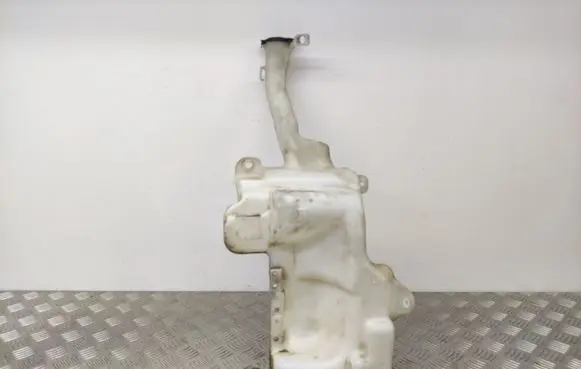 Toyota RAV 4 (XA20) Windshield washer fluid reservoir/tank 060851045