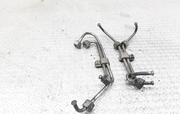 Skoda Octavia Mk1 (1U) Fuel injector supply line/pipe 