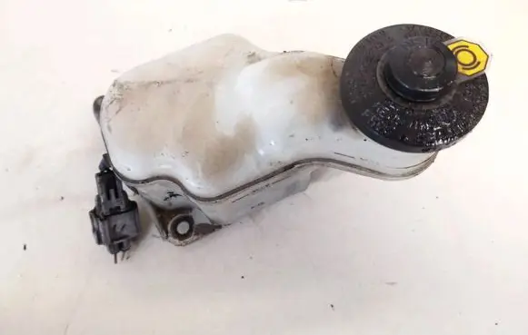 Brake fluid reservoir