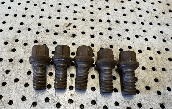 Mercedes-Benz Vito Viano W639 Nuts/bolts 