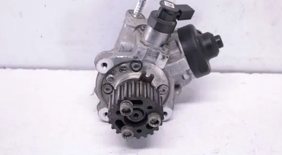 Skoda Superb B6 (3T) Fuel injection high pressure pump 03L130755L 0445010526