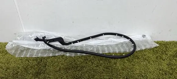 Opel Combo E Front door rubber seal 9812681680