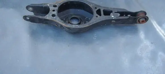 Rear upper control arm/wishbone