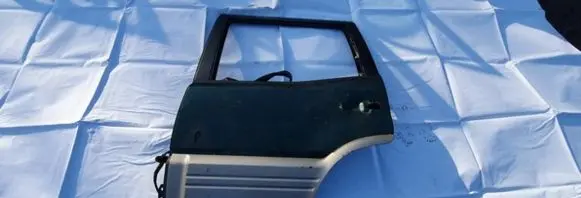 Nissan Terrano Rear door