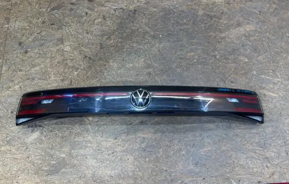 Volkswagen Taigo Tailgate rear/tail lights 2G7945093 S2506R057-Z