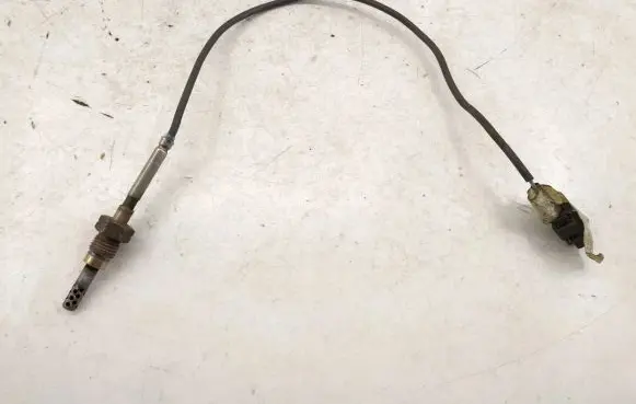 Mercedes-Benz C W204 Lambda probe sensor 0051531728 0071533328