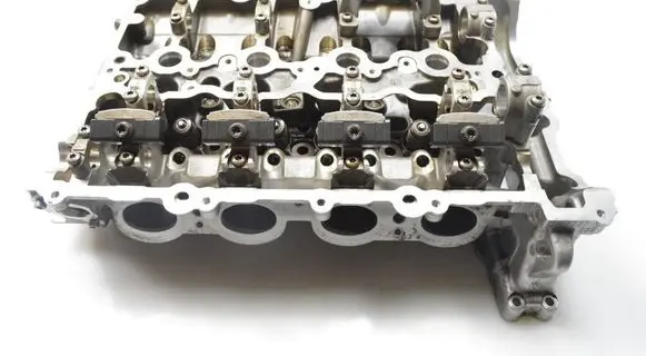 BMW X1 F48 F49 Engine head 7616187