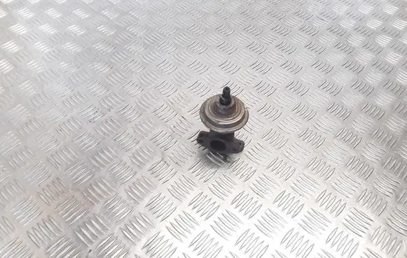 Volkswagen Golf III EGR valve 028131501E