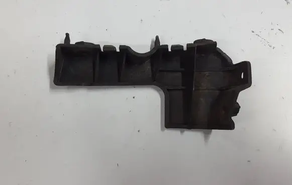 Audi A4 S4 B7 8E 8H Front bumper mounting bracket 