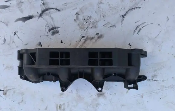 Opel Vivaro Intake manifold 8200684323