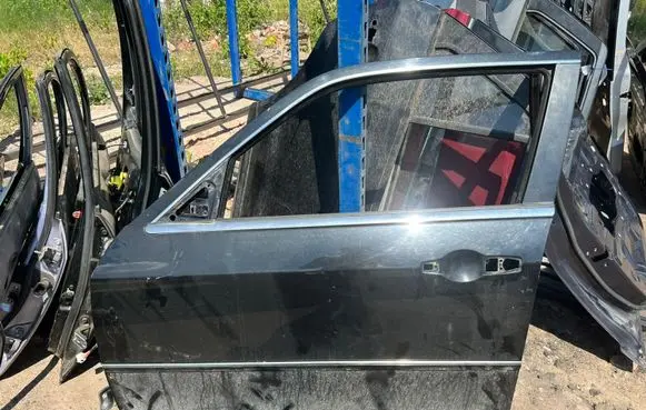 Chrysler 300 - 300C Front door