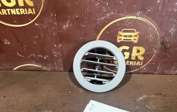 Nissan Quest Air vent grill in roof 