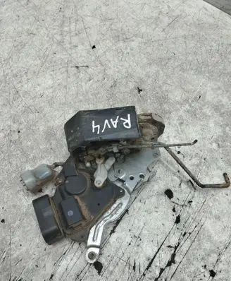 Loading door lock
