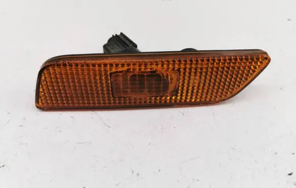 Volvo S80 Front fender indicator light 9190950