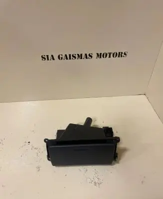 Toyota Avensis T250 Glove box 55630-05010