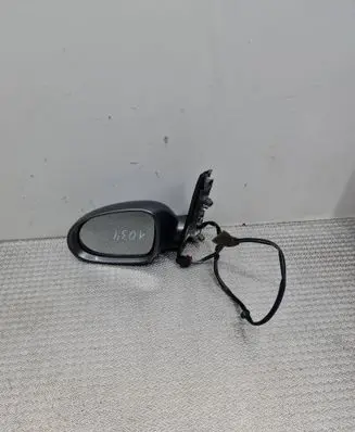 Volkswagen Golf Plus Front door electric wing mirror E1010836