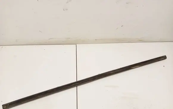 Seat Alhambra (Mk1) Rear door glass trim molding 