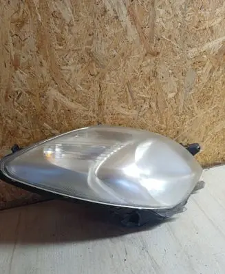 Toyota Yaris Headlight/headlamp 89900736 811100D120