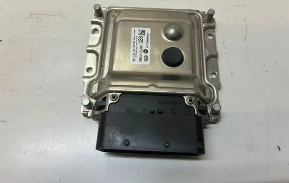 KIA Ceed Adblue control unit 296102U200