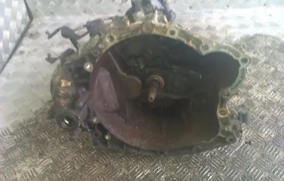 Manual 5 speed gearbox