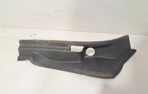BMW 4 G22 G23 G24 G26 Rear light center trim bar blend 7487593