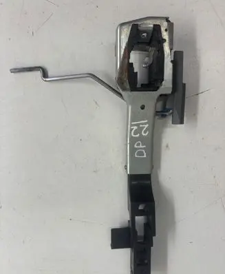 Honda CR-V Front door exterior handle/bracket 