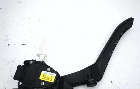 Audi Q7 4L Accelerator throttle pedal 7L0723507E