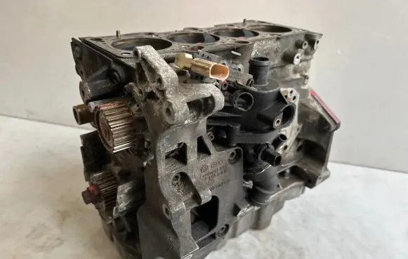 Audi A3 S3 8P Engine block AXW R06D103023