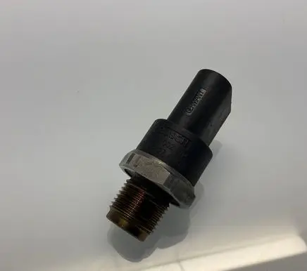 Mercedes-Benz E W211 Fuel pressure regulator A0041536728 0041536728