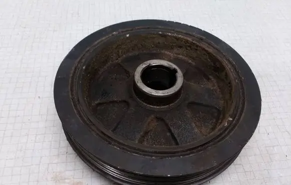 Nissan Almera N16 Crankshaft pulley