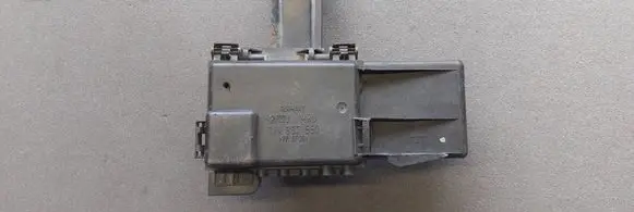 Volkswagen Golf IV Fuse module 1J0937550C