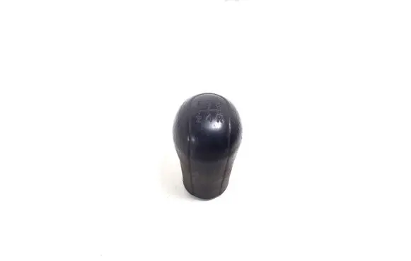 Toyota Avensis Verso Gear lever shifter trim leather/knob 33504-13010