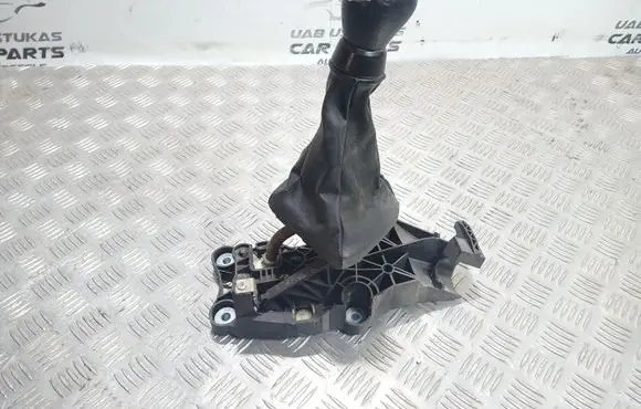 Mazda 2 Gear shifter/selector 3S6R7C453AD