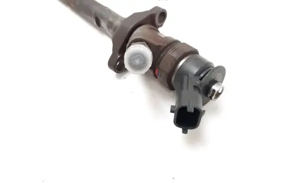 Fuel injector