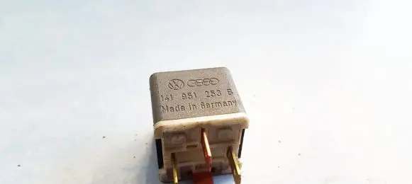 Volkswagen PASSAT B3 Other relay 4RA00351029 4RA003510-29